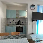 4 Delfina
