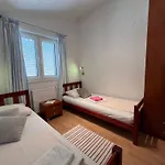 4 Delfina