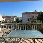 4 Delfina Апартаменты *