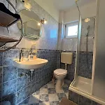 4 Delfina * Рогозница