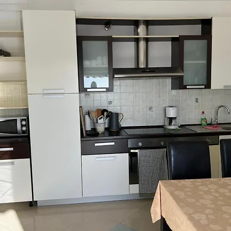 4 Delfina * Rogoznica (Sibenik-Knin)