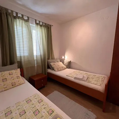 4 Delfina Lägenhet *