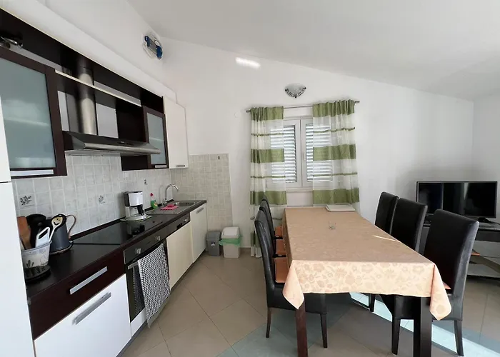 4 Delfina Apartman