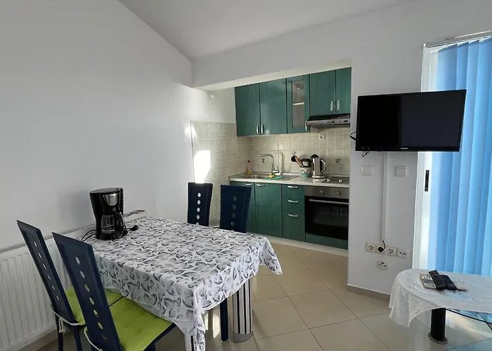 Apartman 4 Delfina *