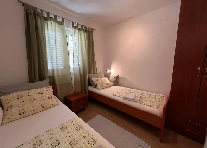 4 Delfina Apartman *