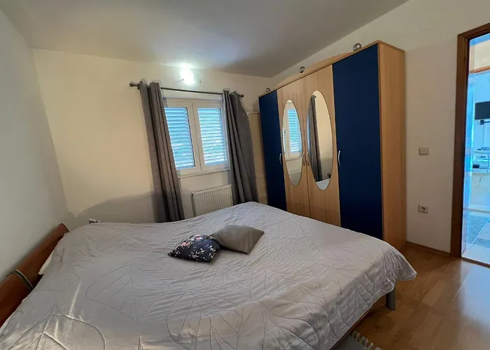 4 Delfina * Rogoznica (Sibenik-Knin)