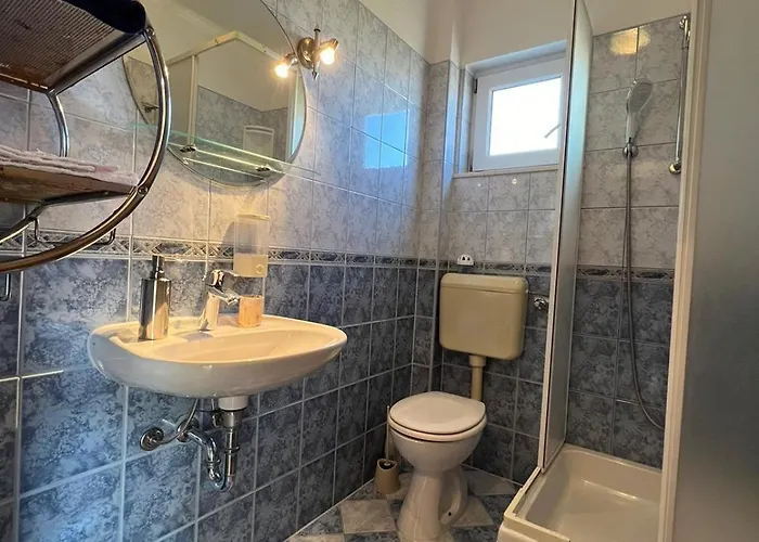 4 Delfina * Rogoznica (Sibenik-Knin)